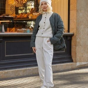 NWT Uniqlo PUFFTECH Relaxed Quilted Jacket in Olive Color